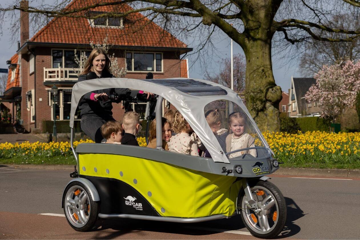 GoCab fietstaxi voor kinderen begeleider kinderen fietsen