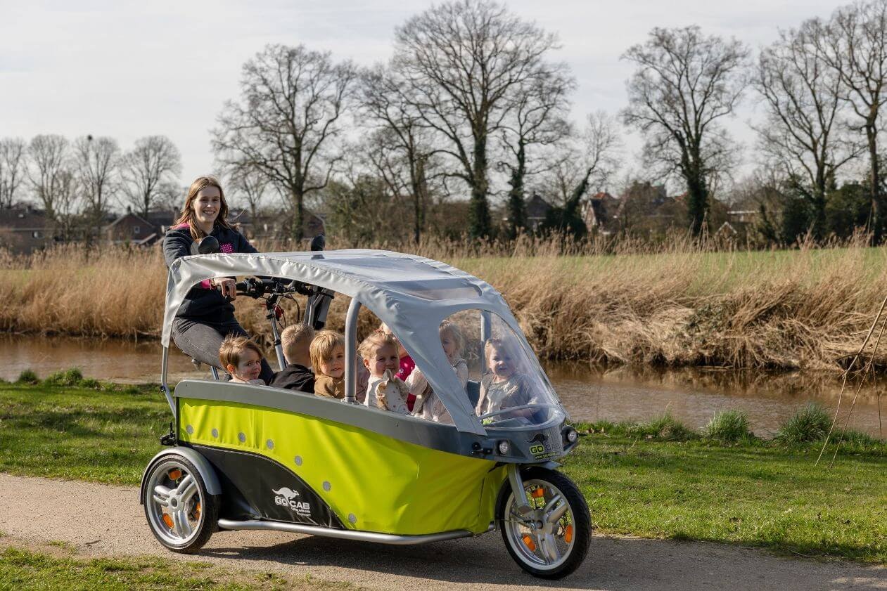 GoCab fietstaxi voor kinderen begeleider kinderen